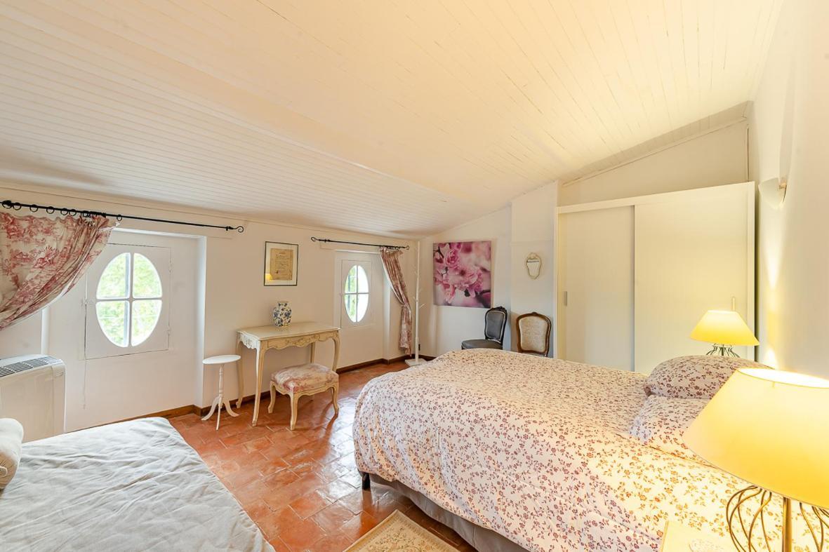 Maison De Maitre 230M² En Plein Coeur Du Village Camps-la-Source Esterno foto